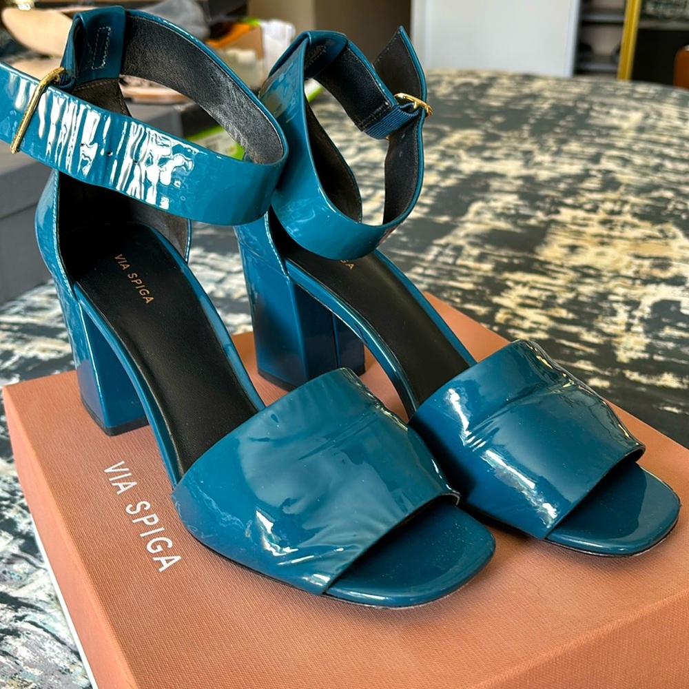Via Spiga Evonne in jewel blue size 8.5